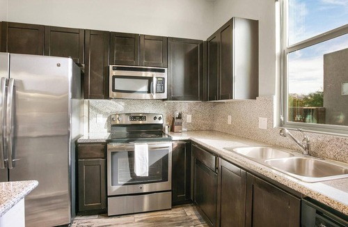 Windsor Apartment | Landing | Beautiful 2BD, Clubhouse, Gym