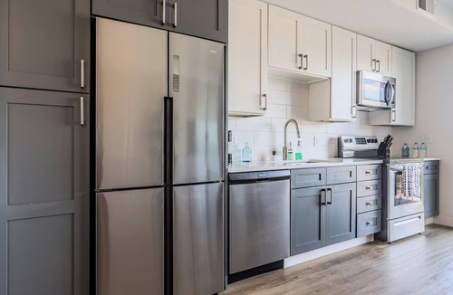 Ithaca Apartment | Landing | Beautiful Studio, Gym