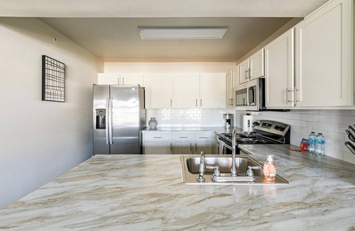 Yukon Apartment | Landing | Beautiful 2BD, Gym, Clubhouse