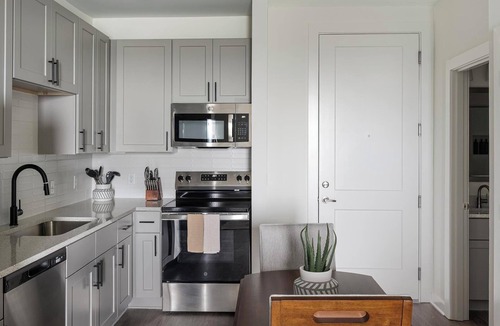 Brentwood Apartment | Landing | Incredible 1BD, Gym, Clubhouse