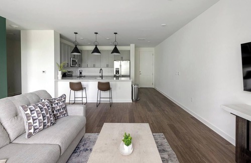 Brentwood Apartment | Landing | Incredible 1BD, Gym, Clubhouse