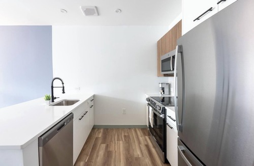Haverhill Apartment | Landing | Modern 1BD, Gym, Pool
