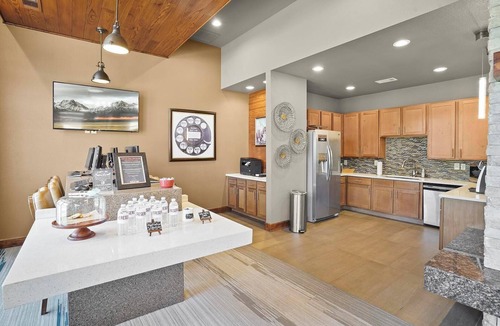 Jenks Apartment | Landing | Modern 2BD, Pool, Courtyard