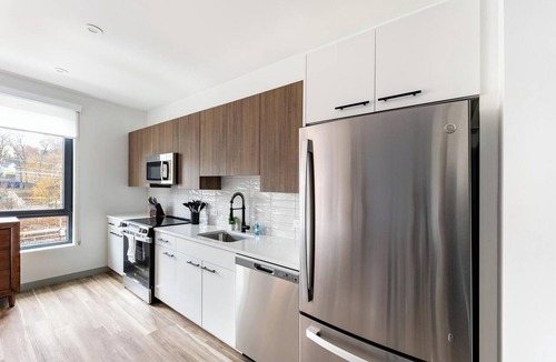 Haverhill Apartment | Landing | Spectacular Studio, Pool, Gym