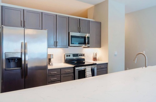 Brady Arts District Apartment | Landing | Stylish 1BD, Gym, Rooftop Lounge