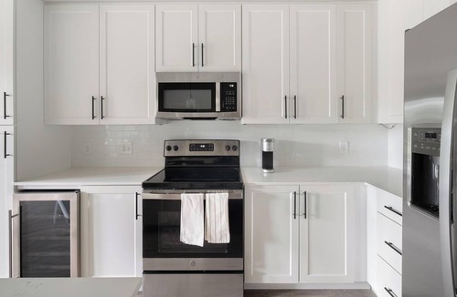Franklin Apartment | Landing | Stylish 1BD in Cool Springs