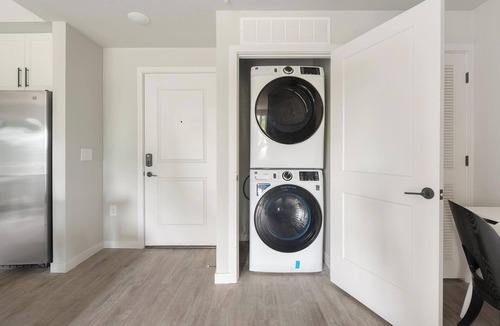 Franklin Apartment | Landing | Stylish 1BD in Cool Springs