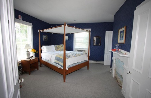 Westerly Bed & Breakfast | Langworthy Farm Bed & Breakfast