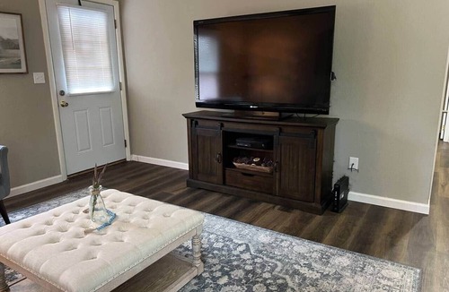 Paducah House | Large 3bed/2bath home w/firepit