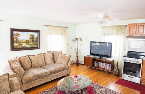 West Roxbury Apartment | Large 5-Bed Modern Family Retreat with Kitchen & Free Parking Near Boston!