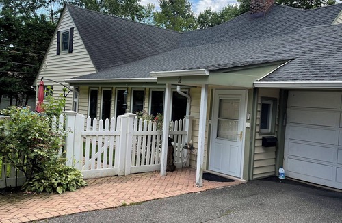 Roslyn Heights House | Large 5-Bedroom Home in Roslyn Heights/Ideal for Groups & Families