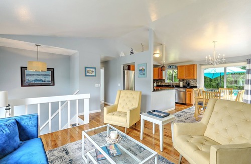 Bonnet Shores House | large home in Bonnet Shores with four beach passes to Narragansett town beach