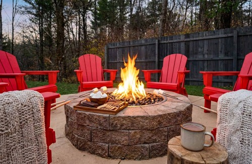 Woodstock House | Large Home Retreat by Woodstock | Hot Tub & Sauna