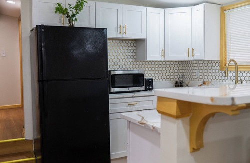 Upper Marlboro Bed & Breakfast | Large King Size 1-Bedroom in Upper Marlboro
