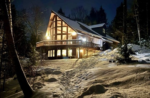 East Burke Ski Chalet | Large Modern Chalet - Slope Side - On Burke MT-Mt Bike, Hike, Ski, Snowmobile