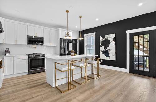 West Codman Hill - West Lower Mills Condo | Large victorian home 15 mins from downtown lots of local restaurants and bars