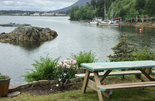 Sitka House | Large waterfront home with private beach- 14 day minimum booking.