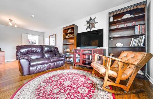Richland Hills House | Large Yard & Fire Pit! Home 13 Mi to AT&T Stadium