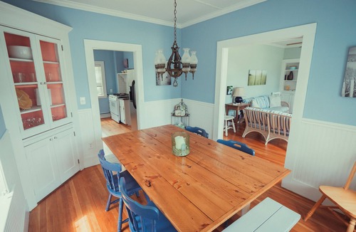Mara Vista House | Last minute deal - walk to the beach - 4 bedroom - super cute!