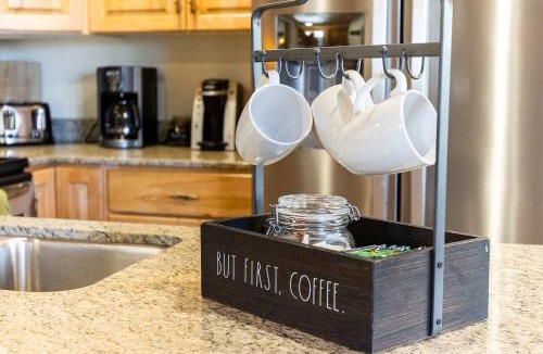Park City House | Lazy Bear Log Cabin - Canyons Park