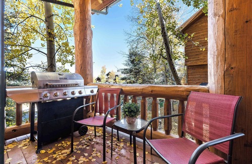 Park City Cabin | Lazy Bear Log Cabin Canyons Park