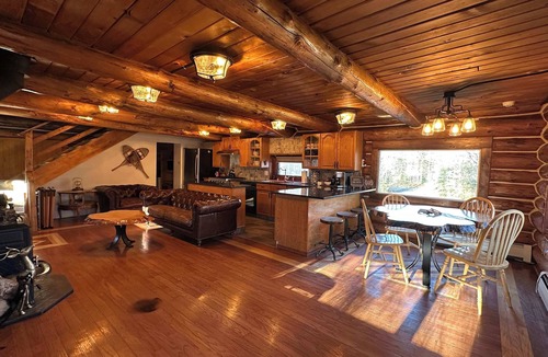 Talkeetna Cabin | Lazy Bear Retreat at Talkeetna Lodge