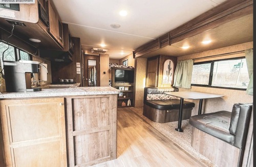 Archie House | Lazy Trailside Retreat- RV