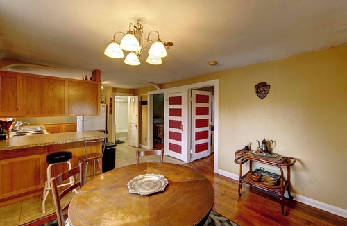 Wooster House | Lehr Court Cottage – 2nd Floor 2BR