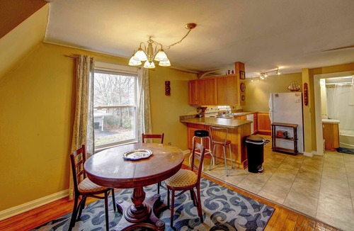 Wooster House | Lehr Court Cottage – 2nd Floor 2BR