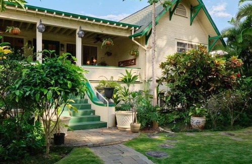 Wailuku House | Lehua Suite - Hawaiian elegance | Patio garden