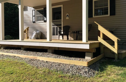 Danbury House | Less than 1 mile from Ragged Mountain