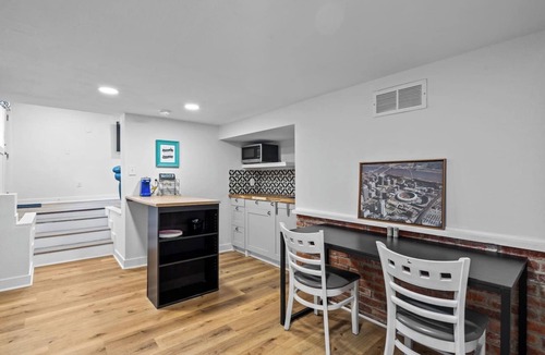 Liberty House | Liberty Groups, Pets, King Beds