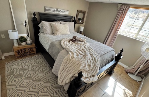 New Harmony House | Life is good on the farm