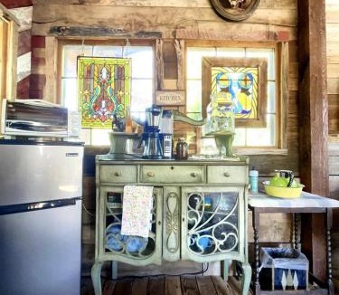 Excelsior Springs House | Light-Filled Lakeside Cabin with Private 15-Acre Spring-Fed Lake Near Downtown Excelsior Springs, Missouri