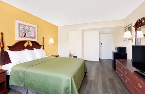 Chambersburg Hotel | Lincoln Way Inn