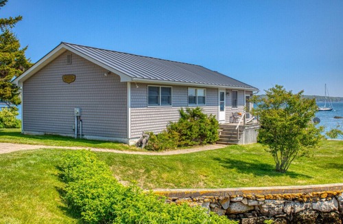 Bayville House | Linekin Lodge | Oceanfront | 3BDR| Deep Water Dock| Beach