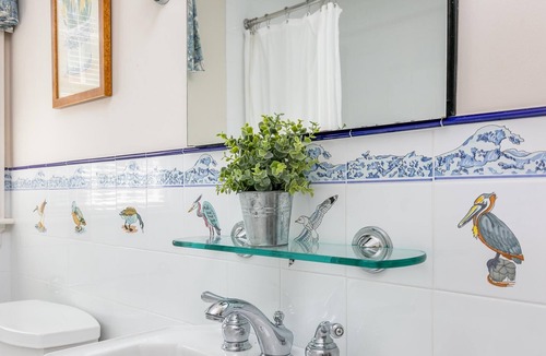 Litchfield House | LITCHFIELD CHARM! Sleeps 10, spacious country home for family gatherings.
