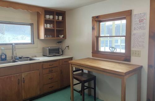 Jacksonville Cabin | Little Cabin, rustic 4 bedroom near Mt. Snow and Berkshire East