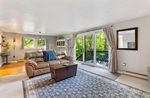 Becket House | Little Longbow Lakefront Chalet