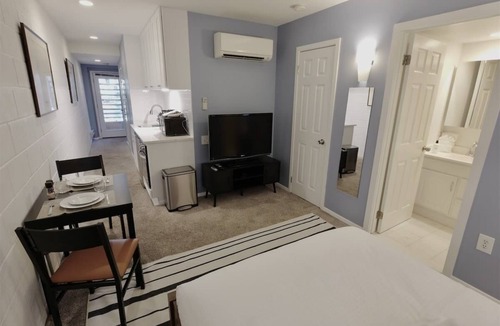 Logan Circle Apartment | Little Luxuries in Logan, perfect studio for 2!