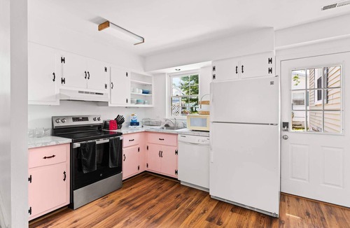 Little Salisbury House | Little Salisbury Coastal Cottage | Grill + Patio