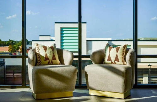 Central Oklahoma City Hotel | Lively Hotel On Oak Oklahoma City, Tapestry By Hilton