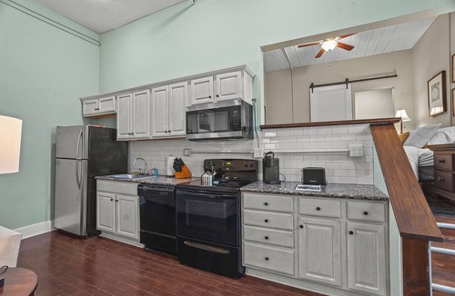 Newark Apartment | Local Discounts-Charming View of Downtown Newark