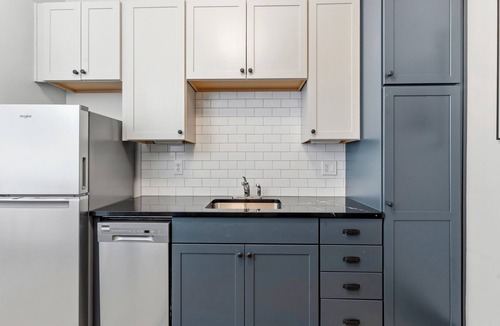 Newark Apartment | Local Discounts- The Iconic Newark Arcade