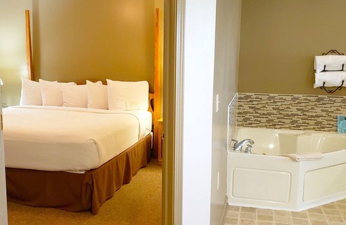 Berlin Hotel | Lodging on the Square
