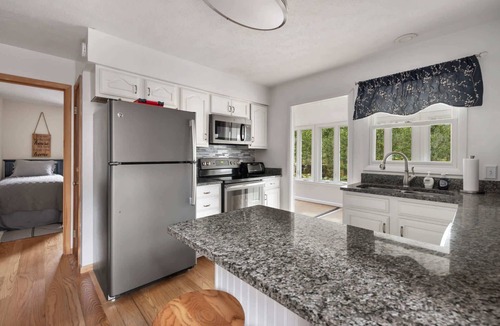 Hedgesville Ski Chalet | Loft, Wood Stove, Fire Pit, Grill & Deck on Creek