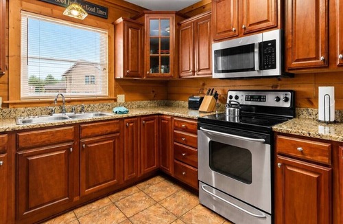 Snowshoe House | Loggers Run 1 Townhome Near Slopes Garage Hot Tub