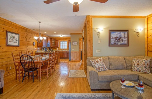 Edray House | Loggers Run #7: 5 Bedrooms, 3.5 Bath: Slope Side. Overlooks The Ski Trail !