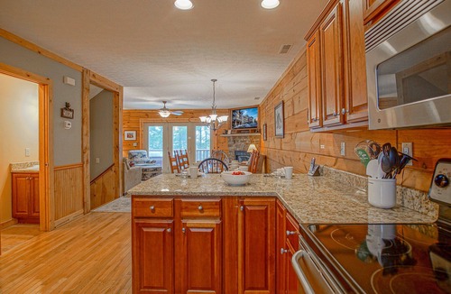 Edray House | Loggers Run #7: 5 Bedrooms, 3.5 Bath: Slope Side. Overlooks The Ski Trail !