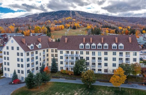 Stratton Mountain Condo | Long Trail Studio with Mountain Views